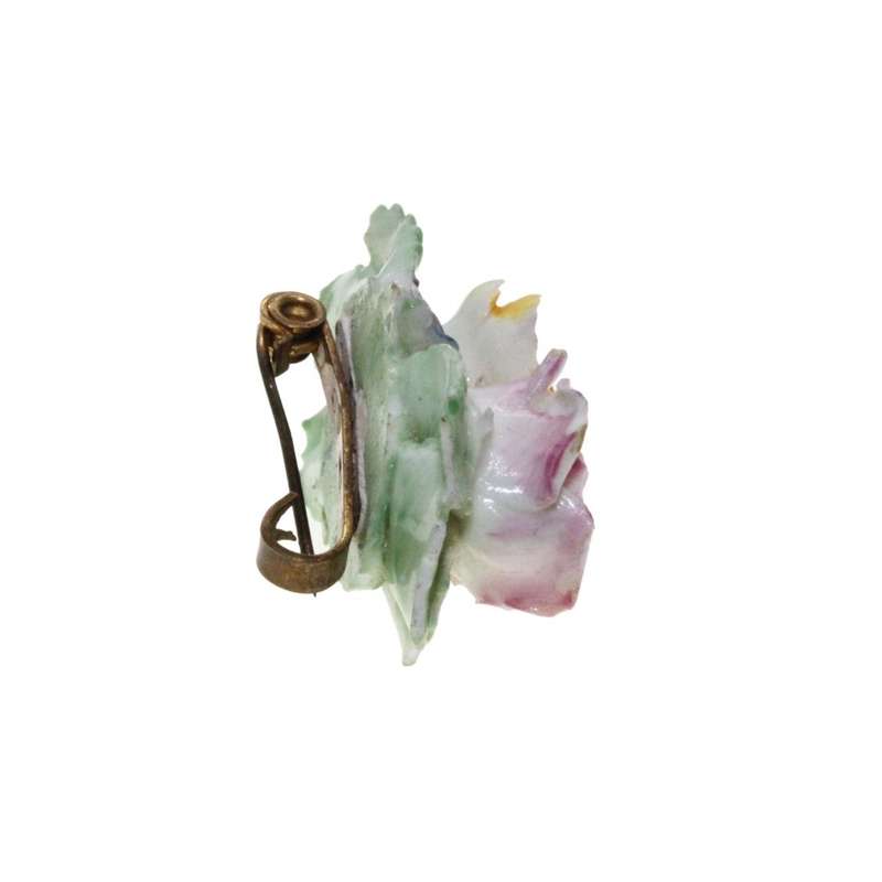 Brooch - Gold Tone Vintage Delicate Porcelain Roses with Leaves - ML3308