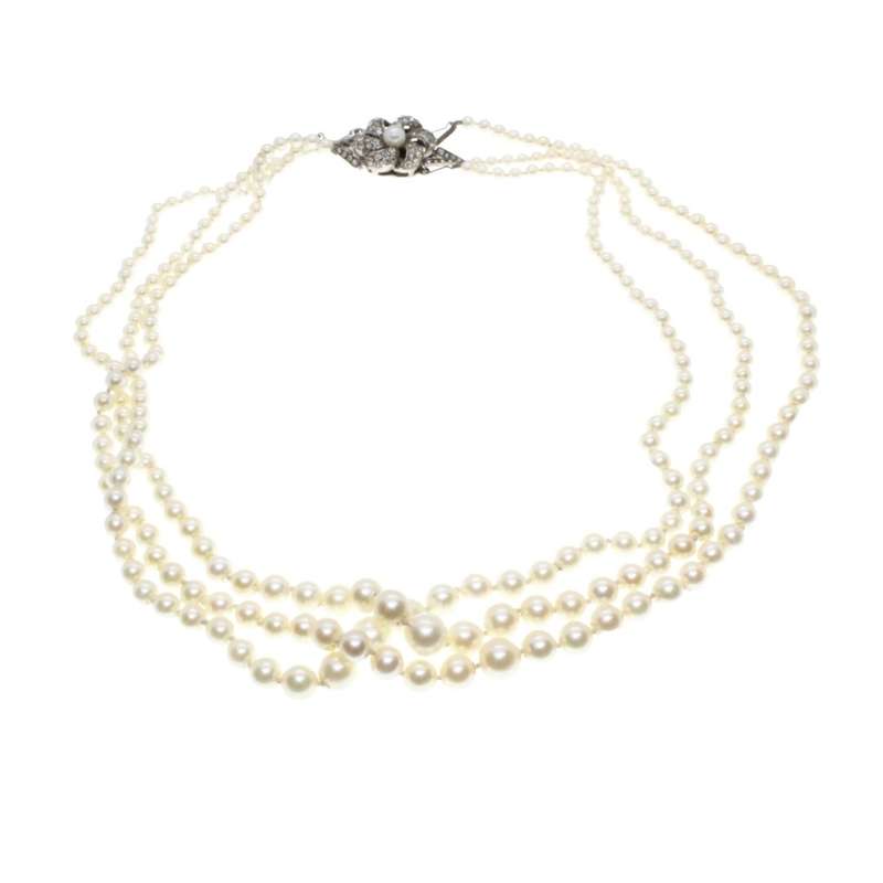 Necklace - S Sil Vintage 3 Strand Pearl Necklace. Graduated. Beautiful Clasp with Diamantes - ML3320