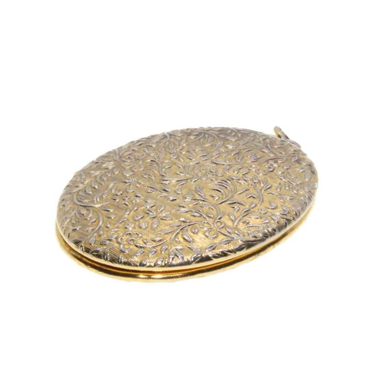 Pendant - Gold Tone Vintage Locket with Leaf Design - ML3326
