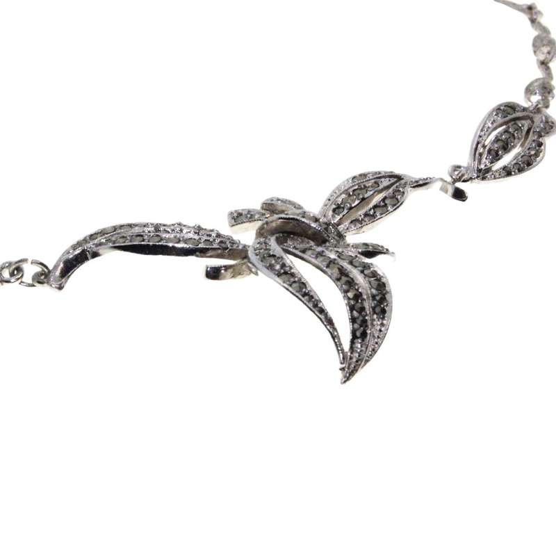 Necklace - Silver Tone Vintage Marcasite Choker Necklace. Large Leaf - ML3345