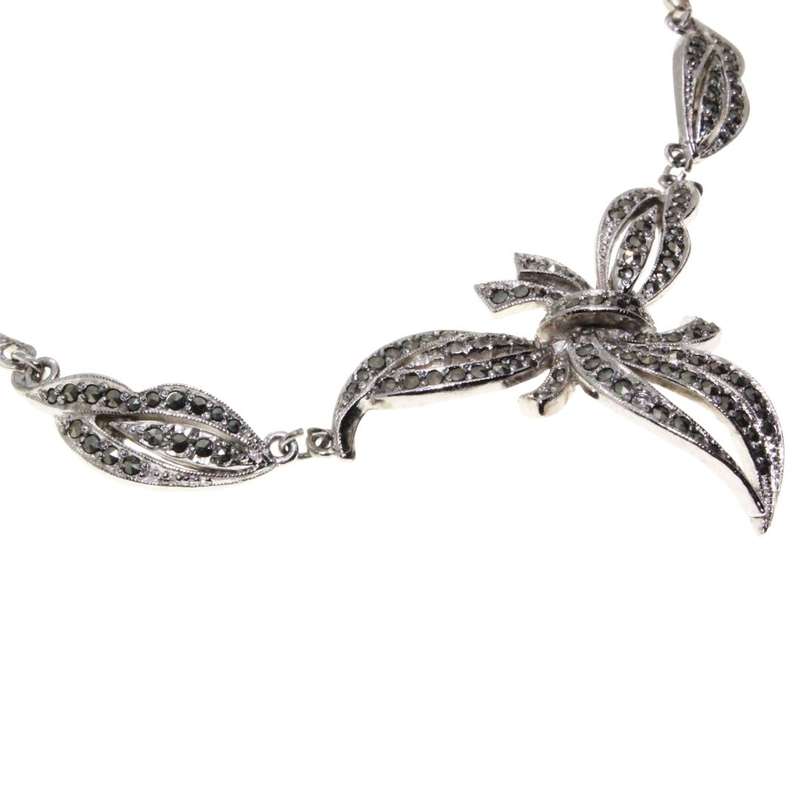 Necklace - Silver Tone Vintage Marcasite Choker Necklace. Large Leaf - ML3345