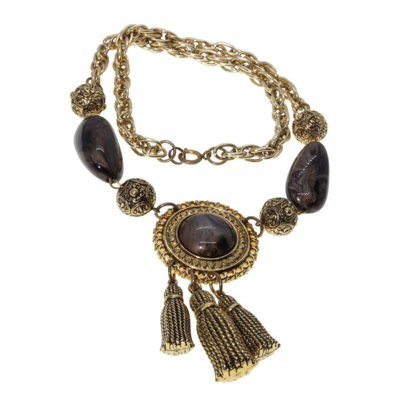 Necklace - Gold Tone Vintage Beaded Necklace. Centre Large Piece. Gold Tone Tassles - ML3353