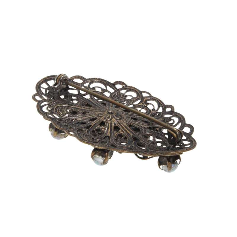 Brooch - Brass Tone Vintage Brooch. Large Oval Centre Stone. Small Stones Surrounding - ML3357