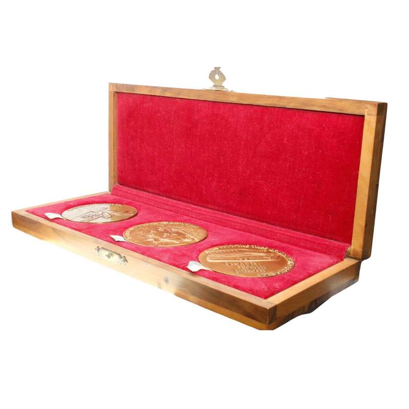 Antiques - Brass Coin Medallions. Golda Meir Branded. Original Box. 22nd Independance Day - ML3360