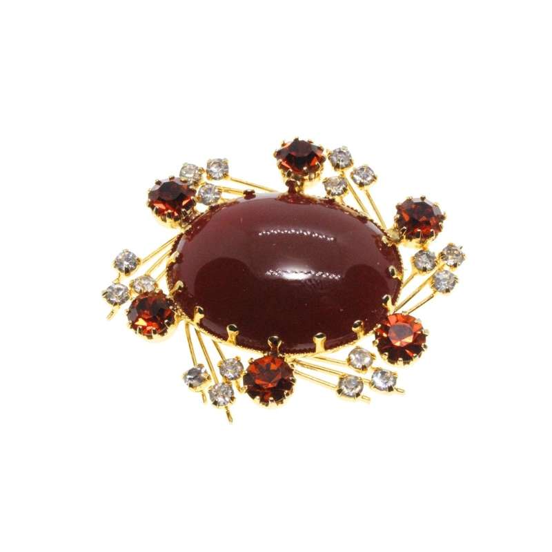Brooch - Gold Tone Sparkly Vintage Flower & Leaf shape. Rhinestones. Centre Stone. Claws. - ML3399