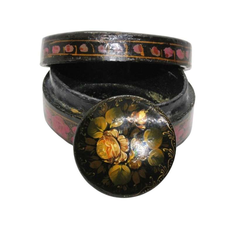 Brooch - Vintage Russian Handpainted Brooch. Oval Lacquered Trinket Box - ML3532