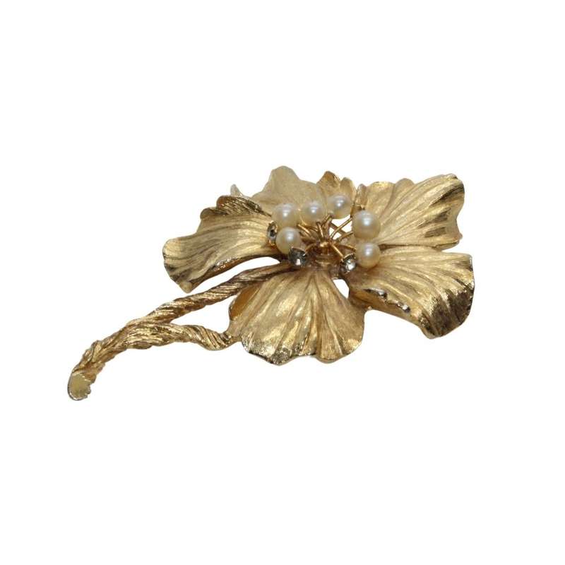 Brooch - Gold Tone Flower brooch. Stem with Flower and Faux Pearls and Diamantes - ML3537