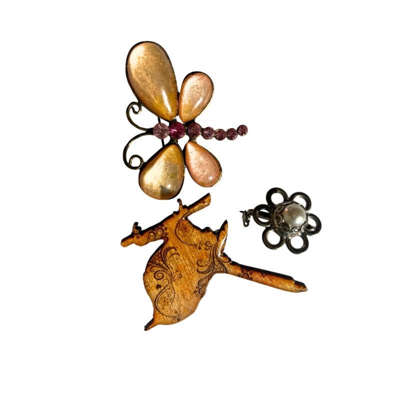 Brooches - 3 x Brooches - Bird, Butterfly and Flower - ML3569
