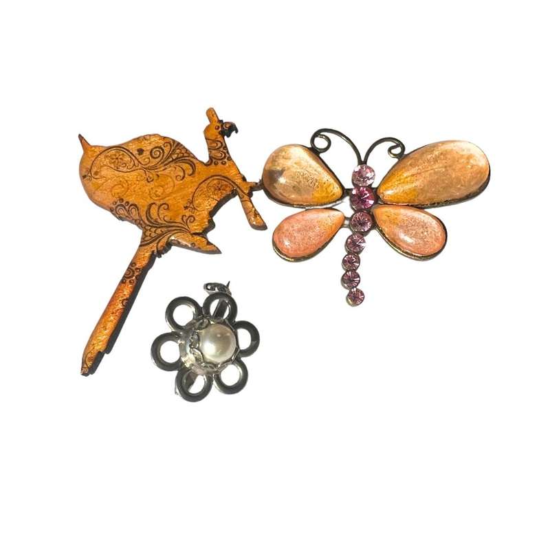 Brooches - 3 x Brooches - Bird, Butterfly and Flower - ML3569