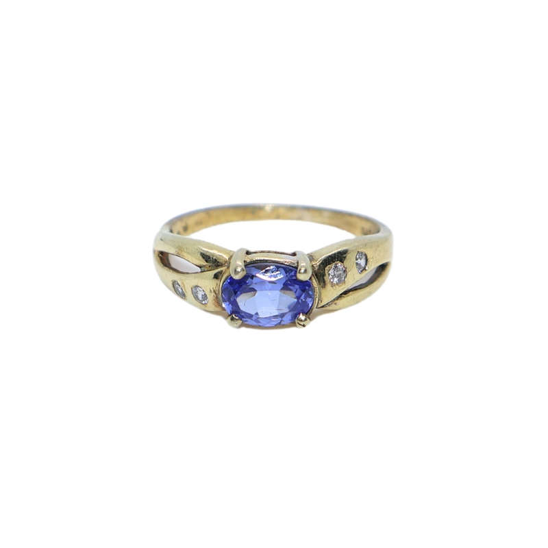 Ring - Silver Gilt ring centre blue stone 2 clear stones on both sides of band - ML3613
