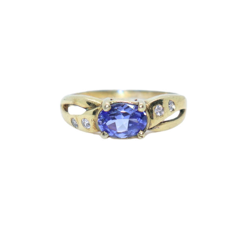 Ring - Silver Gilt ring centre blue stone 2 clear stones on both sides of band - ML3613