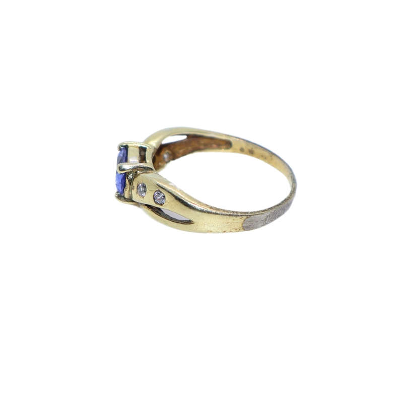 Ring - Silver Gilt ring centre blue stone 2 clear stones on both sides of band - ML3613