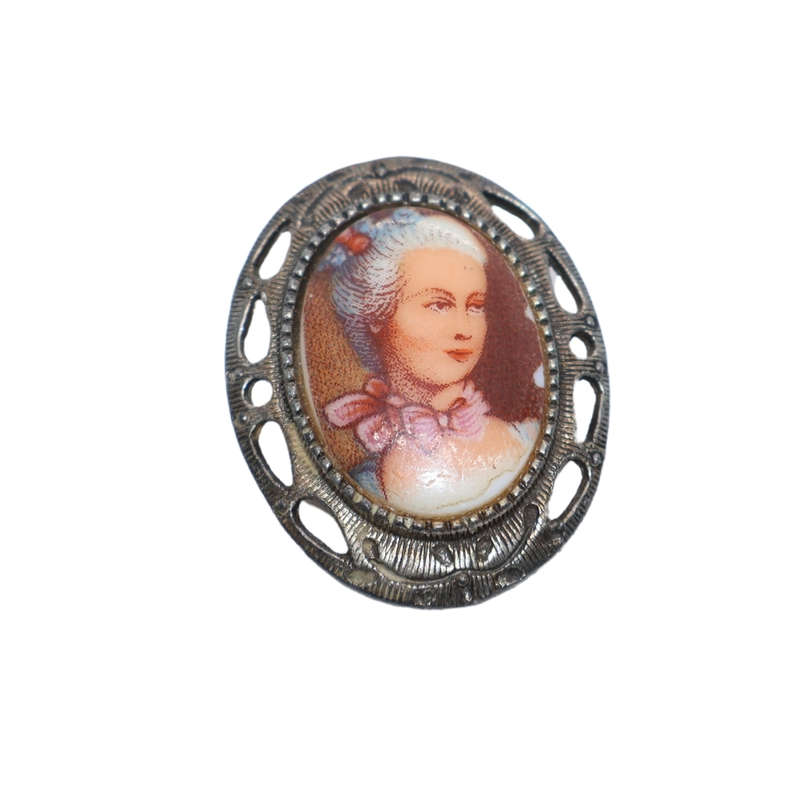 Brooch - Vintage Pin Brooch. Gold Tone - ML3623
