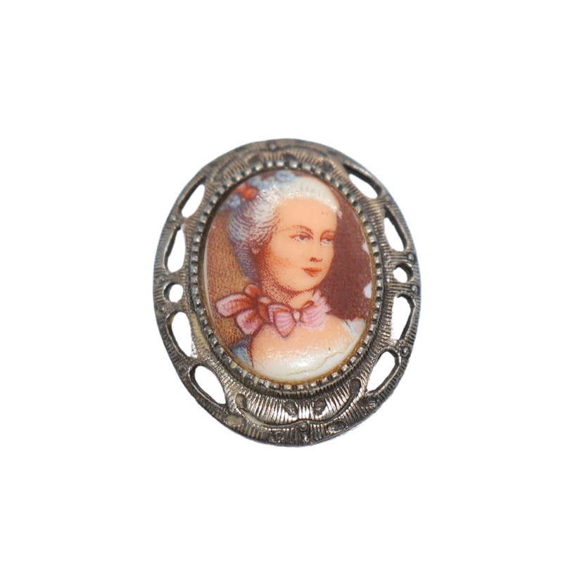Brooch - Vintage Pin Brooch. Gold Tone - ML3623