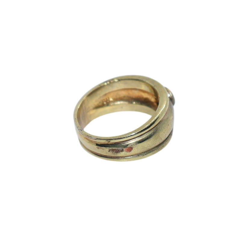 Ring - Silver Gilt . Wide rin. Thin bands on either side. Clear stone in centre - ML3638