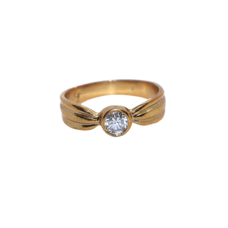 Ring - Silver Gilt . Bow style shape. Clear stone in Cabochon setting - ML3644