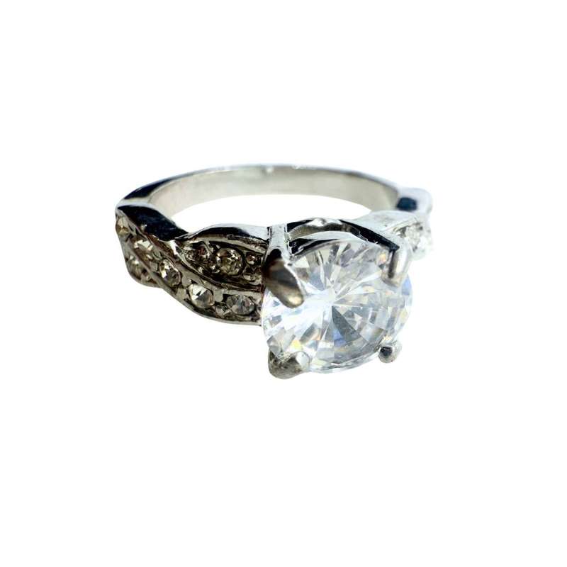 Ring - Silver Tone Band With Clear Stone, Twisted Diamante Sides #ML279
