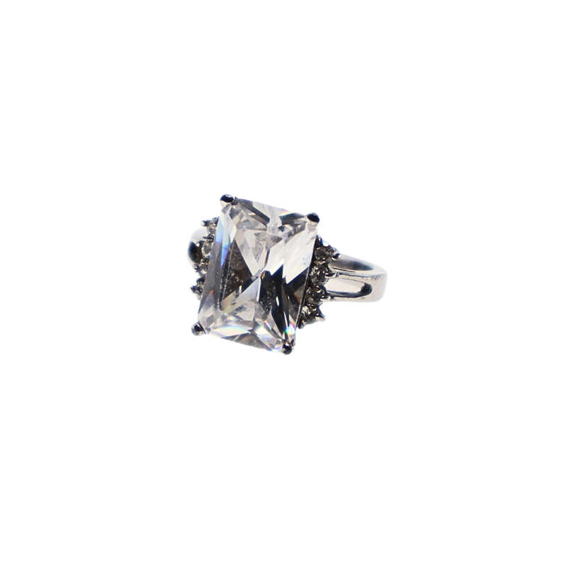Ring - Vintage 925 Silver Emerald Cut Solitaire Ring. Large Stone & Small Stones - ML3676