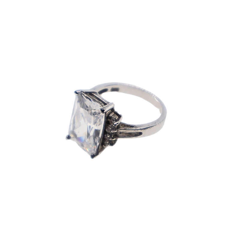 Ring - Vintage 925 Silver Emerald Cut Solitaire Ring. Large Stone & Small Stones - ML3676