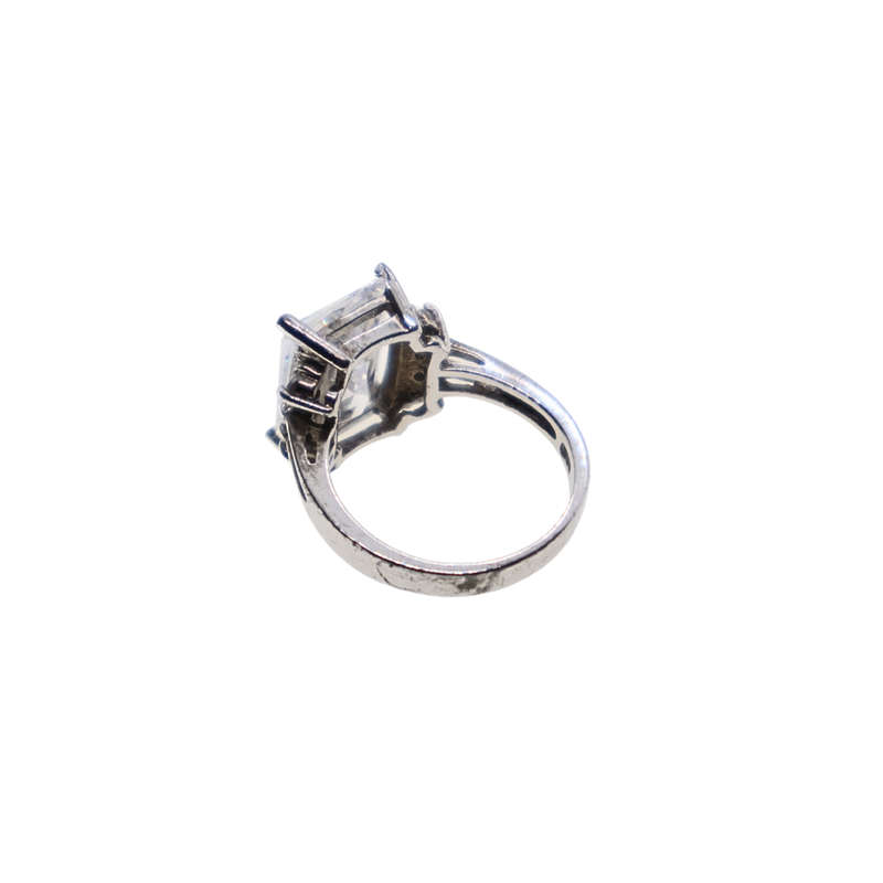 Ring - Vintage 925 Silver Emerald Cut Solitaire Ring. Large Stone & Small Stones - ML3676