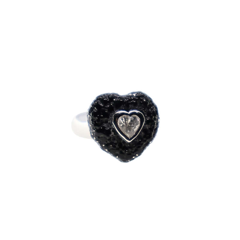 Ring - Silver Heart Ring. Black Stones & Centre Clear Heart Stone - ML3688