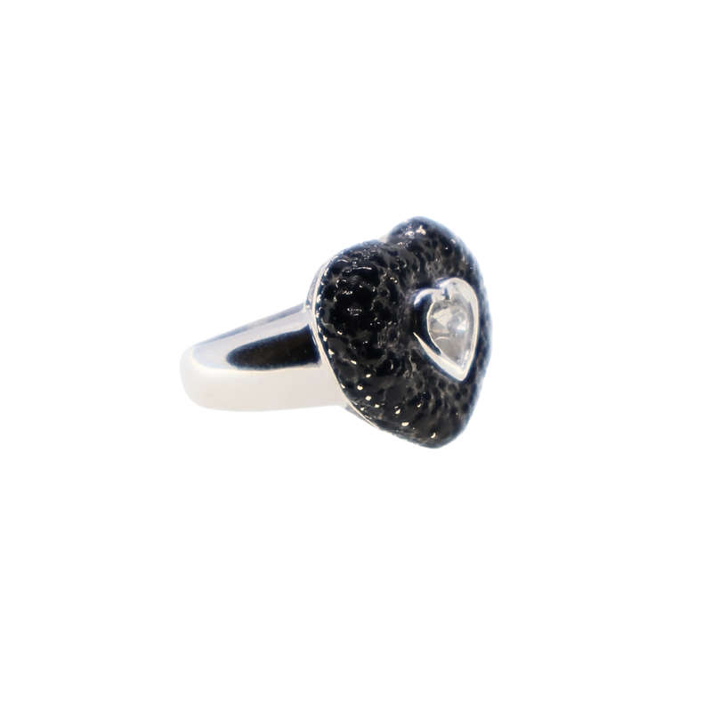 Ring - Silver Heart Ring. Black Stones & Centre Clear Heart Stone - ML3688