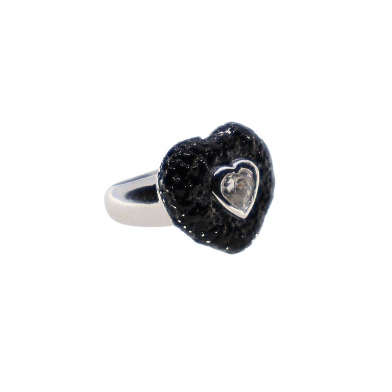 Ring - Silver Heart Ring. Black Stones & Centre Clear Heart Stone - ML3688