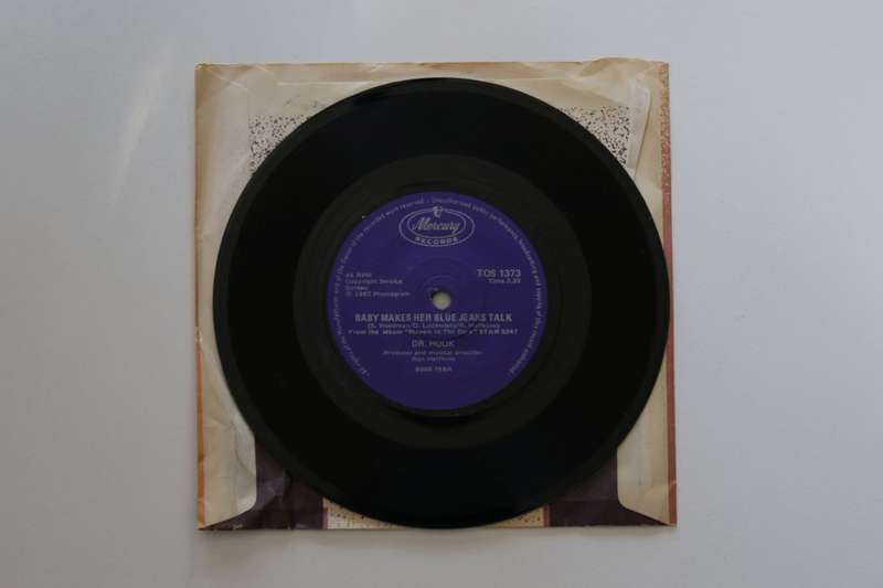 Dr. Hook - Baby Makes Her Blue Jeans... / The Turn On (7")(G+/Gen)