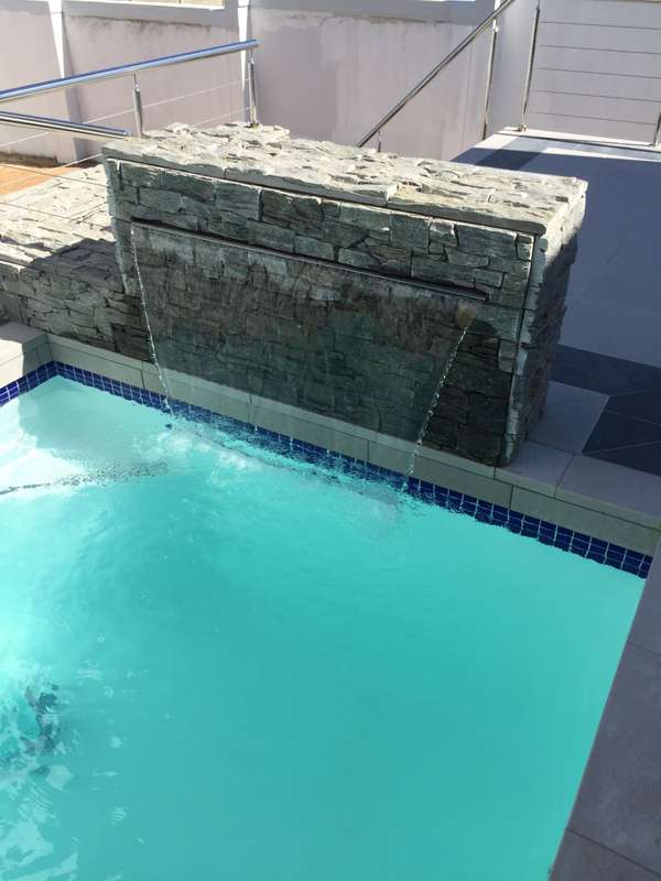 POOL WATERFEATURE NX SST Z-SPOUT BOX TYPE (2000mm)