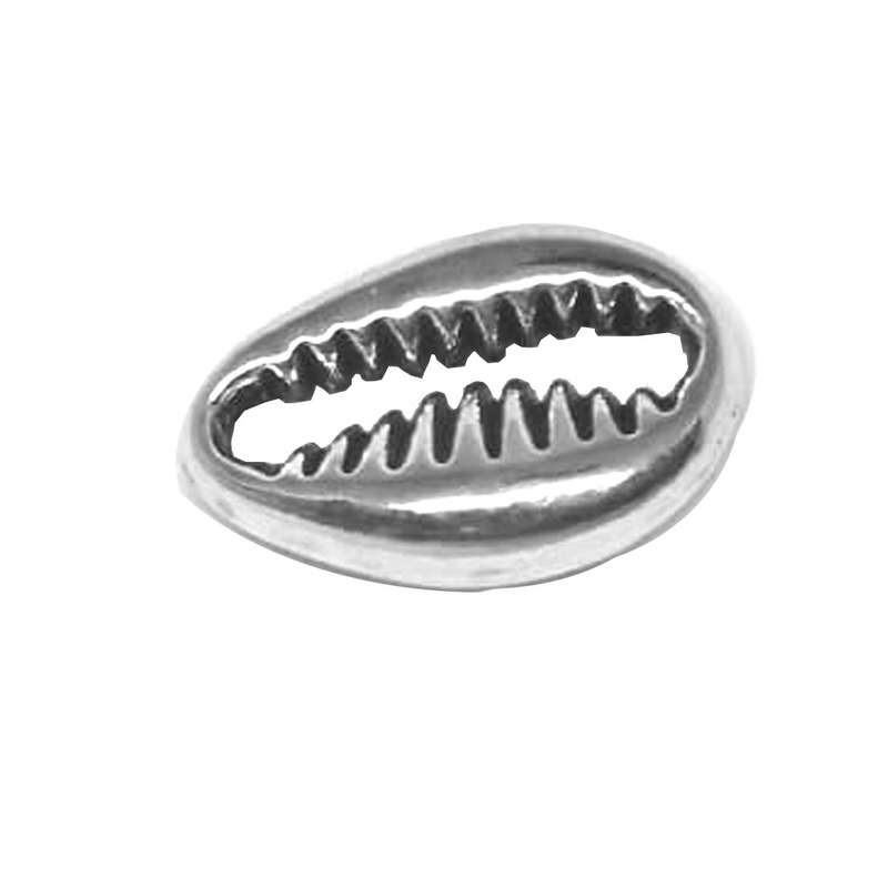 Charm, 13 Identical cowrie seashell charms