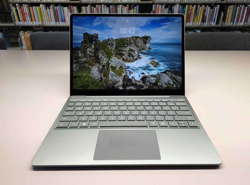 **AS NEW DEMO**MICROSOFT SURFACE LAPTOP 12.4 11th GEN i5, 8GB RAM, 256SSD-WORTH R17k-GRAB IT@R7999!!