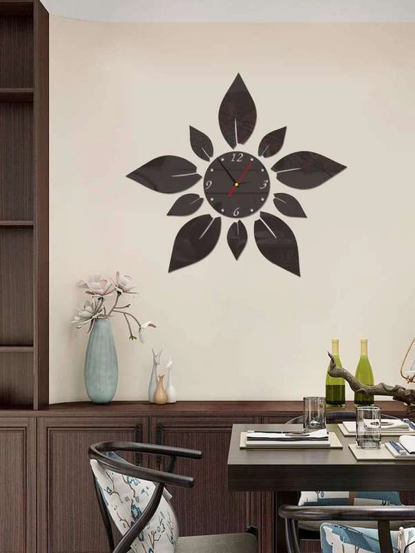Flower Shaped Wall Clock - 1set