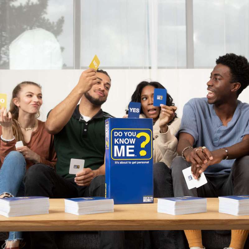 Do You Know Me - Board Game - Card Game