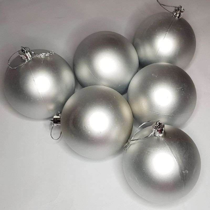 Matt Silver Christmas Tree Baubles -6 Pack