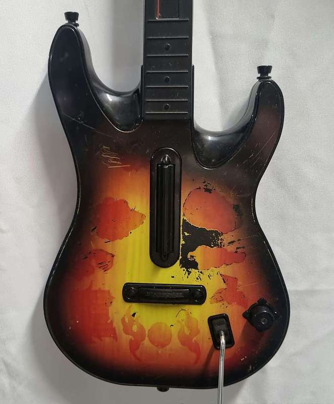 PlayStation 2 Guitar Hero: World Tour - Standalone Guitar *See Note* (PS2)(Pwned) - Activision 1200G