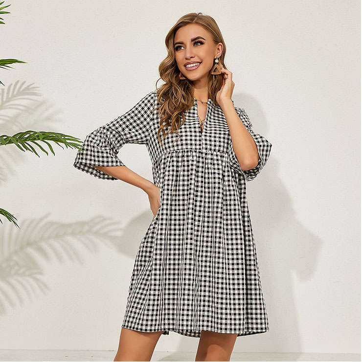 Retro Black and White Check Pattern V Neck Flared Sleeves Loose Mini Dress N20923