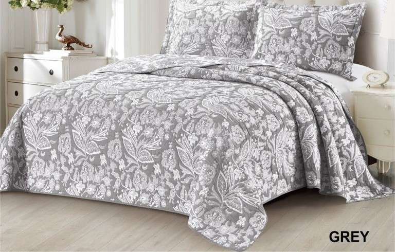 Valencia Jacquard Quilted Comforter