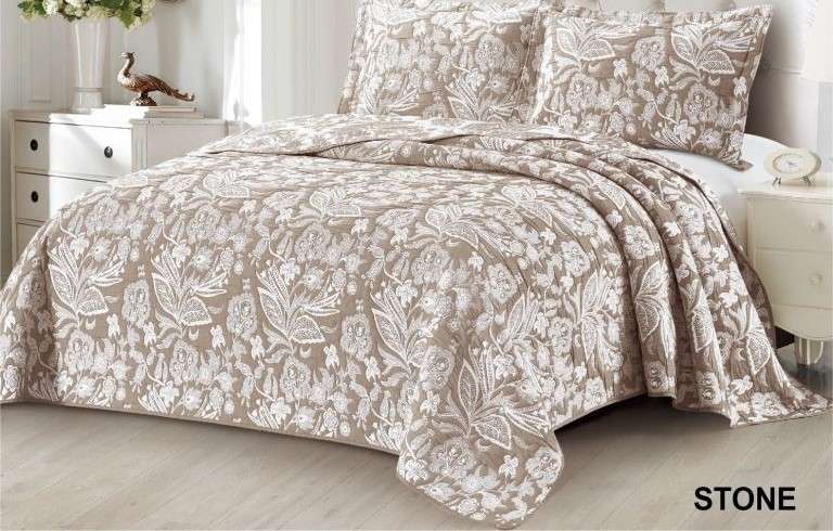 Valencia Jacquard Quilted Comforter