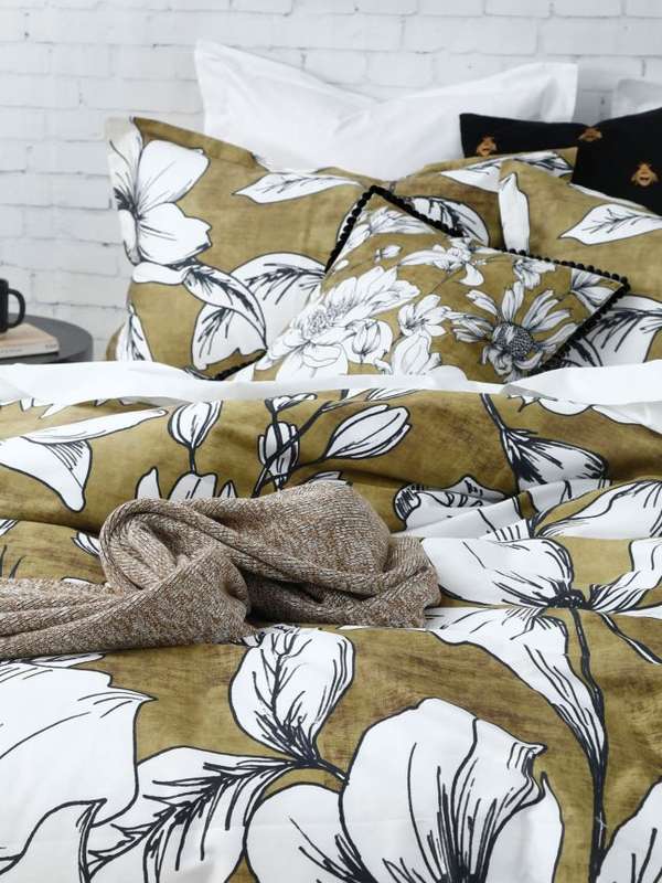 Hally Duvet Cover Set