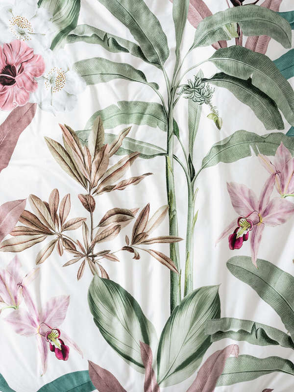 Akira White Duvet Cover Set