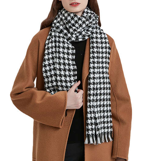 Houndstooth Print Tassel Detail Black Scarf