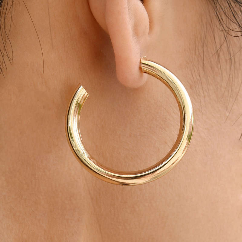 Round Geometric Pattern Metal Detail Gold Earrings