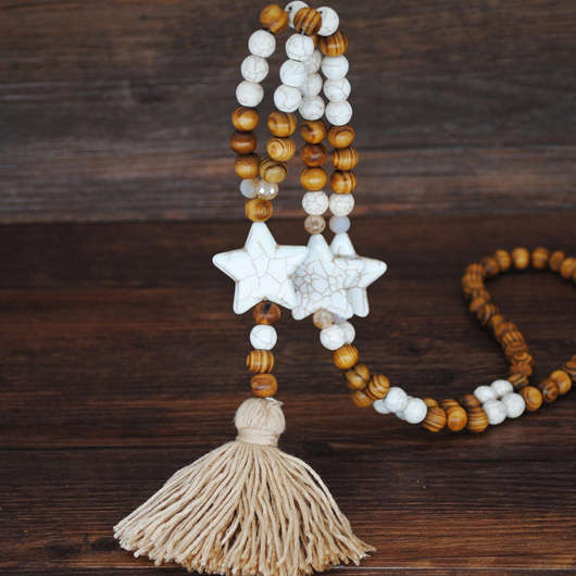 Tassel Star Detail Round White Necklace