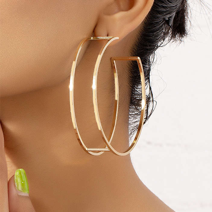 Round Shape Gold Metal Detail Earrings