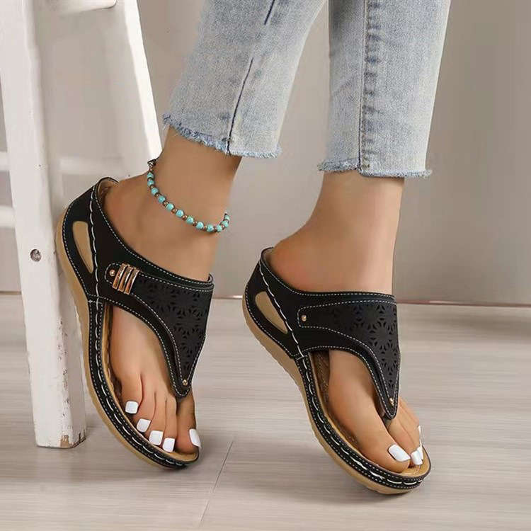 Black Low Heel Toe Post Flip Flops
