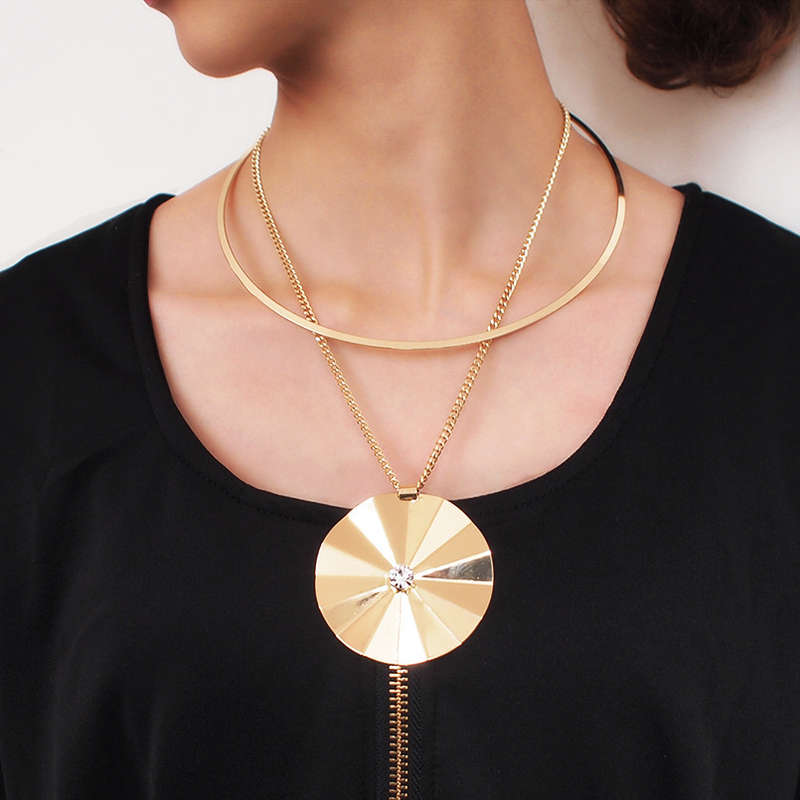 Rhinestone Detail Round Gold Alloy Layered Necklace