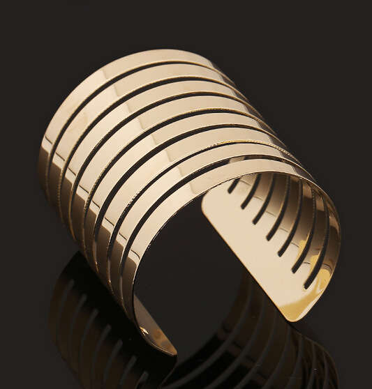 Cutout Design Round Gold Alloy Bangle