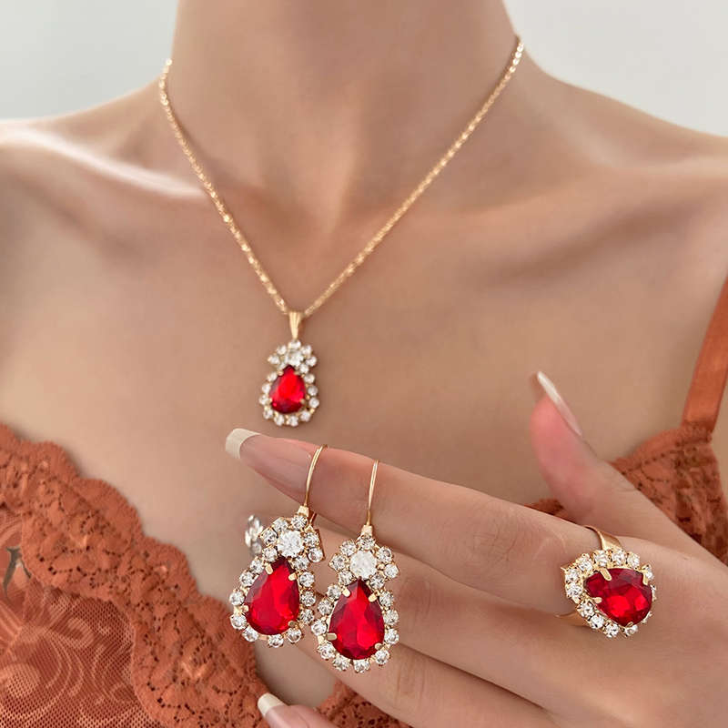 Waterdrop Design Red Rhinestone Detail Necklace Set