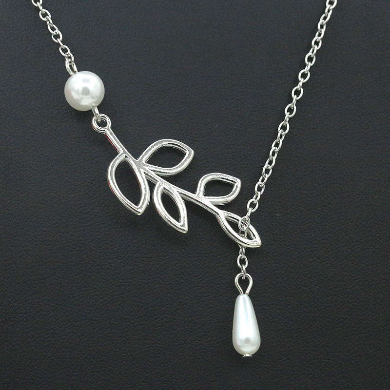Leaf Pearl Asymmetric Hollow Silvery White Necklace