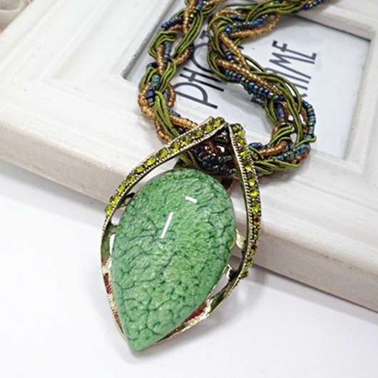 Oval Alloy Detail Retro Grass Green Necklace